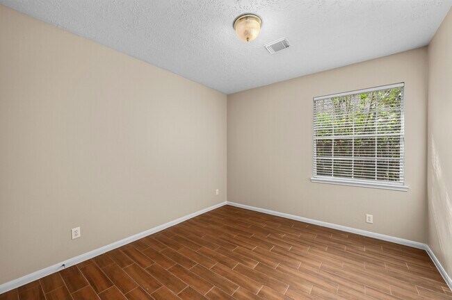 Building Photo - 1122 Wellshire Dr