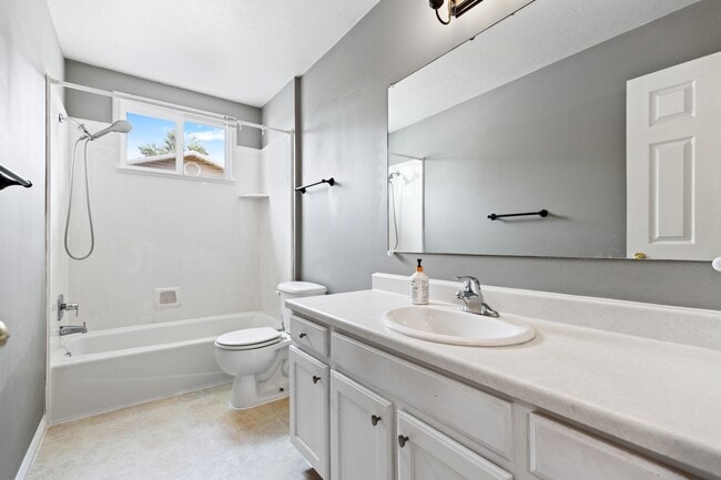 Building Photo - 781 S 300 W
