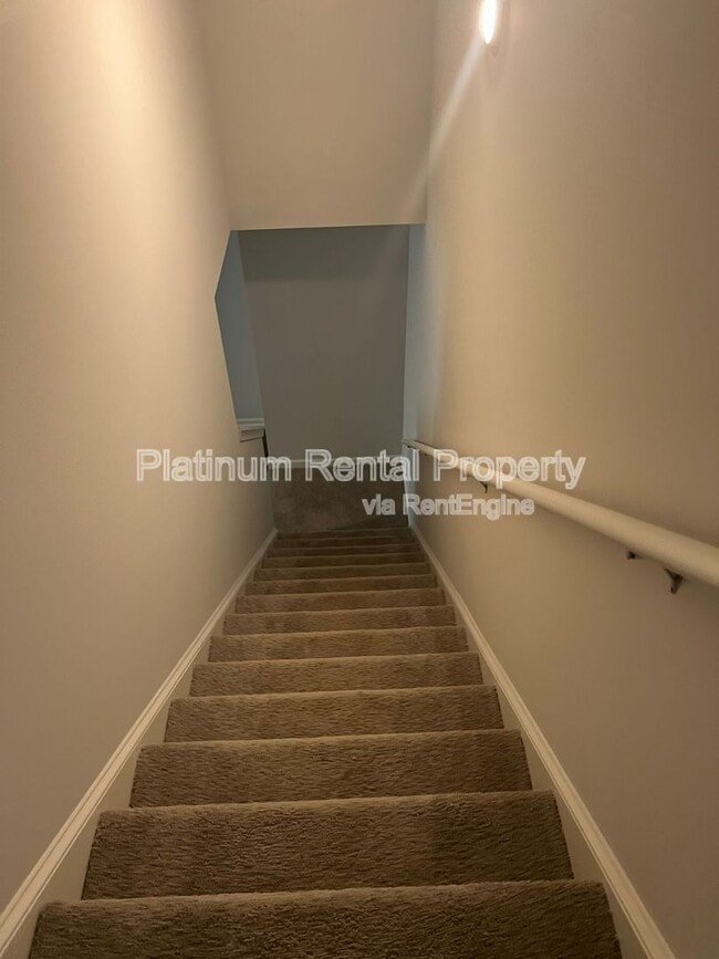 Building Photo - 488 Stoneybrook Dr
