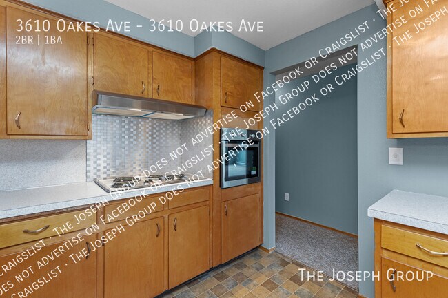 Building Photo - 3610 Oakes Ave