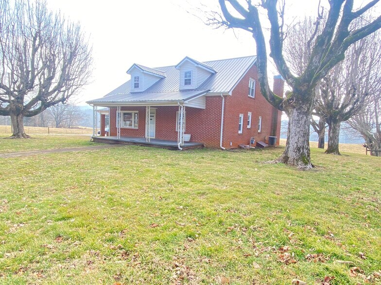 Building Photo - 7440 Mount Herman Rd