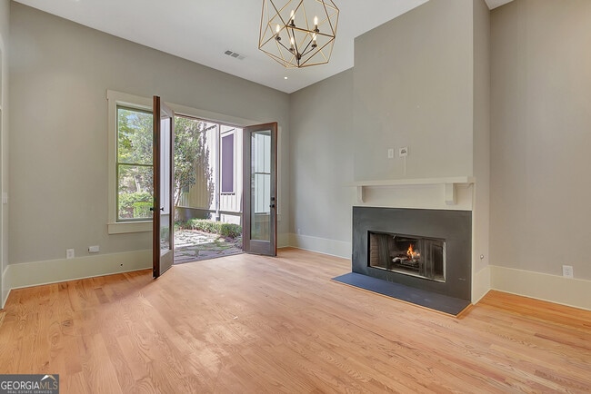 Building Photo - 10659 Serenbe Ln