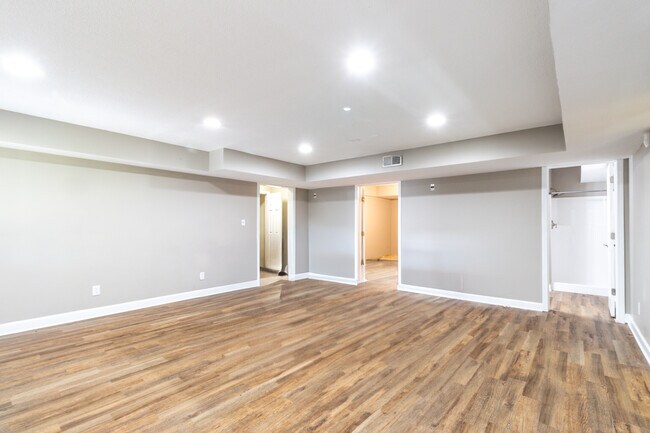 Building Photo - 1100 Winterberry Ln