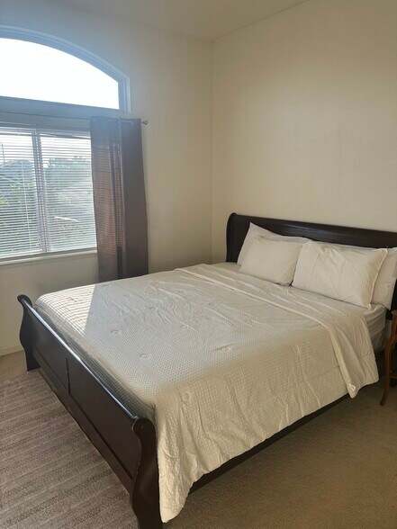 Building Photo - 5247 Agapanthus Ct