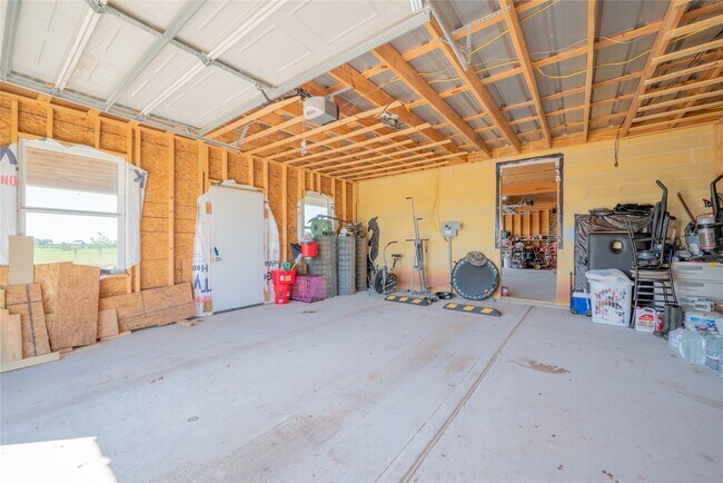 Building Photo - 1015 FM 960 Rd