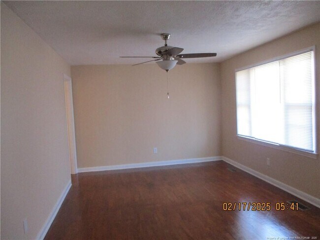 Building Photo - 5119 Utile Rd