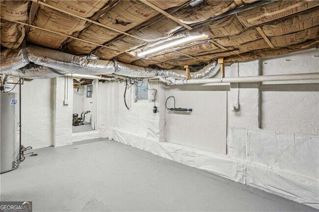 Building Photo - 6 Arc Way NE