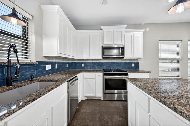 Building Photo - 211 W Murray St