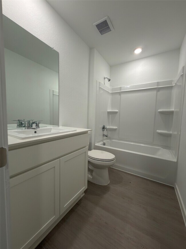 Building Photo - 1515 Golden Iris Dr