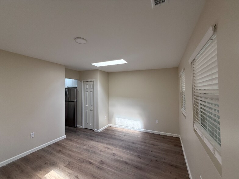 Building Photo - 7914 Gleason Dr NW
