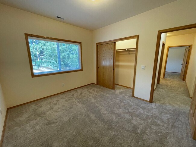 Building Photo - 2128 Freund St