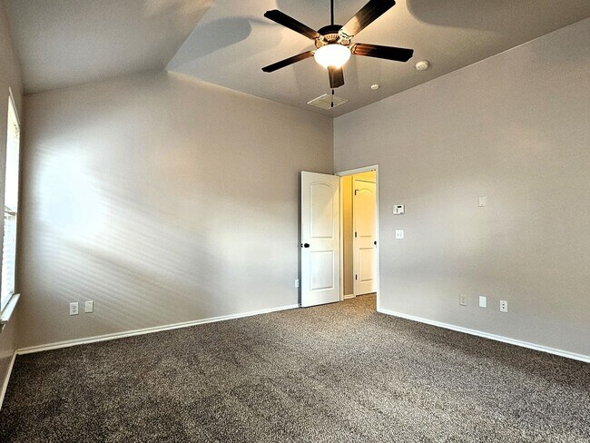 Building Photo - EVERYTHING YOU WANT IN A HOME! $500 OFF FI...