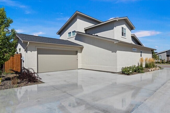 Building Photo - 8283 W Shams Ln