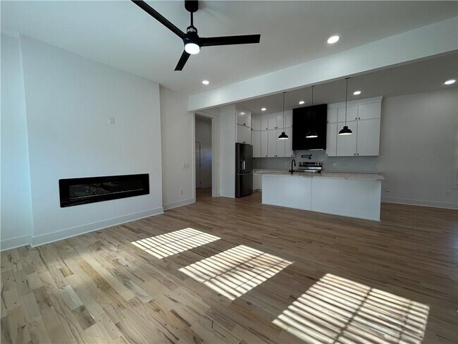 Building Photo - 73 Whitefoord Ave SE