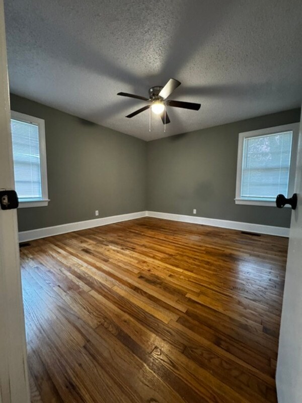 Building Photo - 2414 Slay Dr