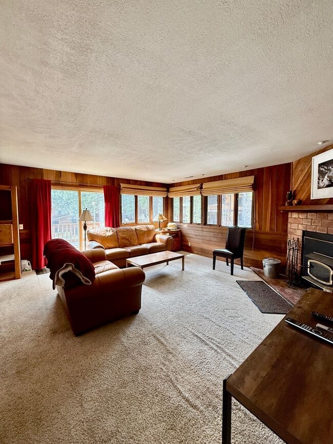 Building Photo - 406 Monterey Pl