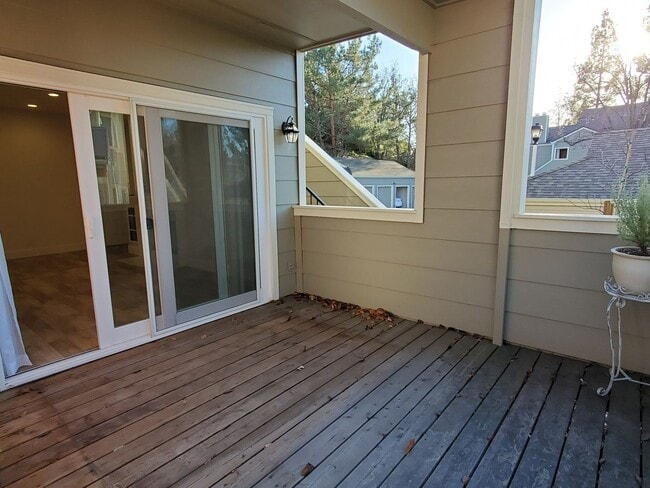 Building Photo - Beautiful Updated Condo in Prime San Ramon...