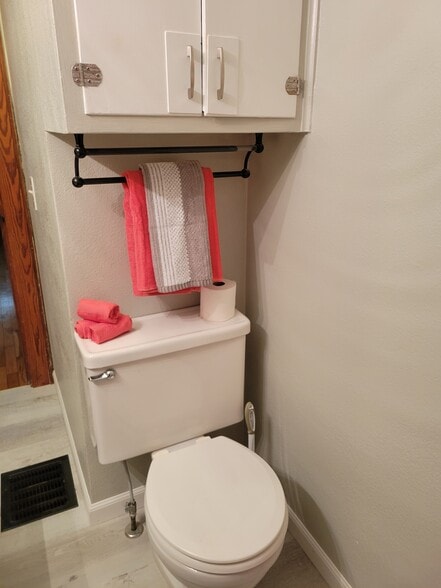 Building Photo - 2718 S Nebraska St