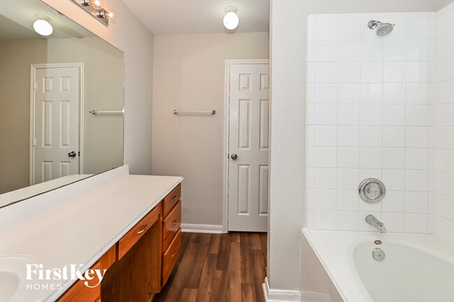 Building Photo - 6610 Albion Cresent Dr