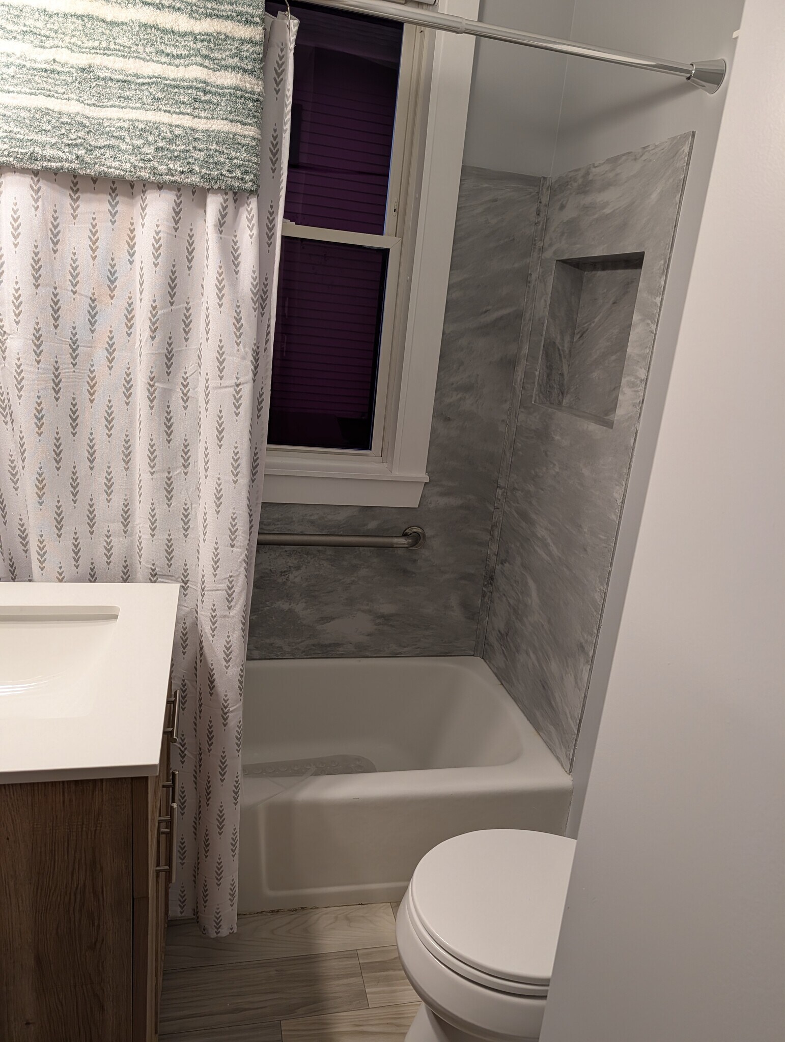 Bathroom - 4 Rutland St