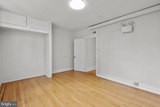 Building Photo - 87 E Butler Ave