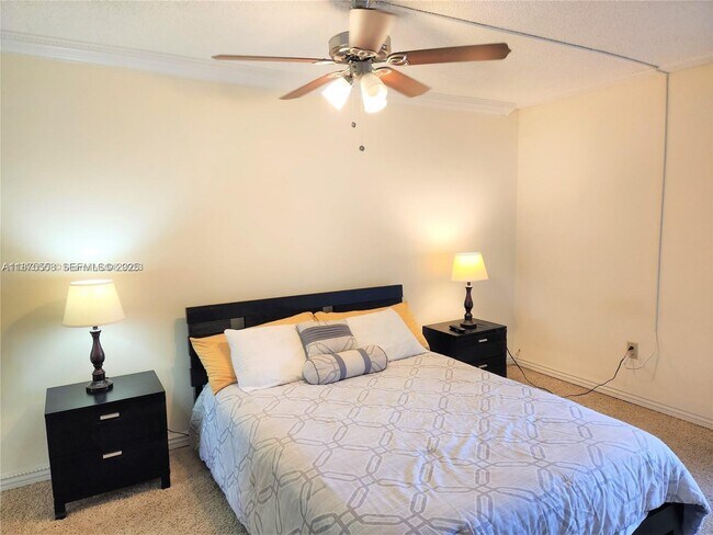 Building Photo - 3375 N Country Club Dr