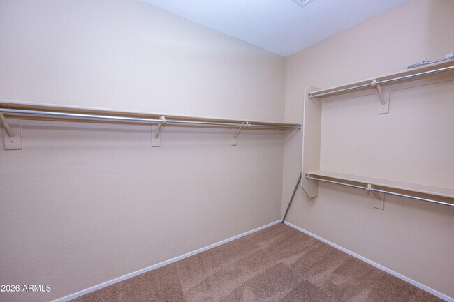 Building Photo - 2023 W Shackleton Dr