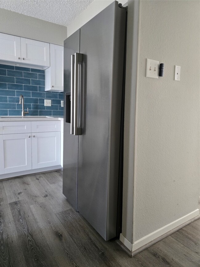 Building Photo - 7887 Kendalia Dr