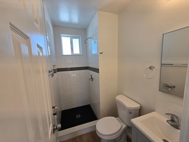 Building Photo - 2866