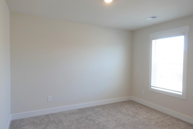 Building Photo - 100 Boren Wy