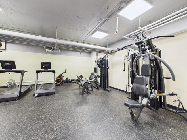 Building Photo - 3100 E Cherry Creek S Dr