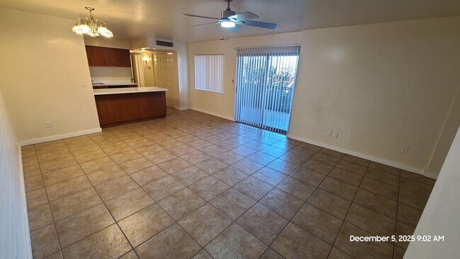 Building Photo - TUCSON - ROYAL ALVERNON