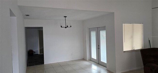 Building Photo - 2237 Greenview Cir