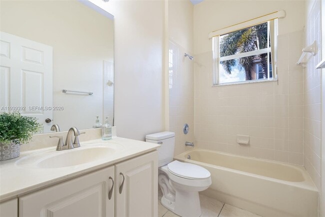 Building Photo - 1924 SE 17th Ct