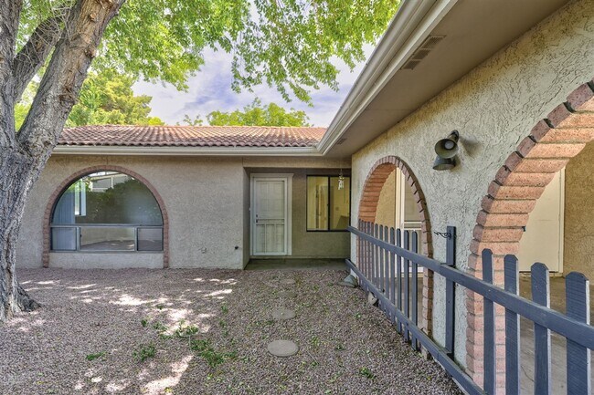 Building Photo - 1298 Tapadero Dr