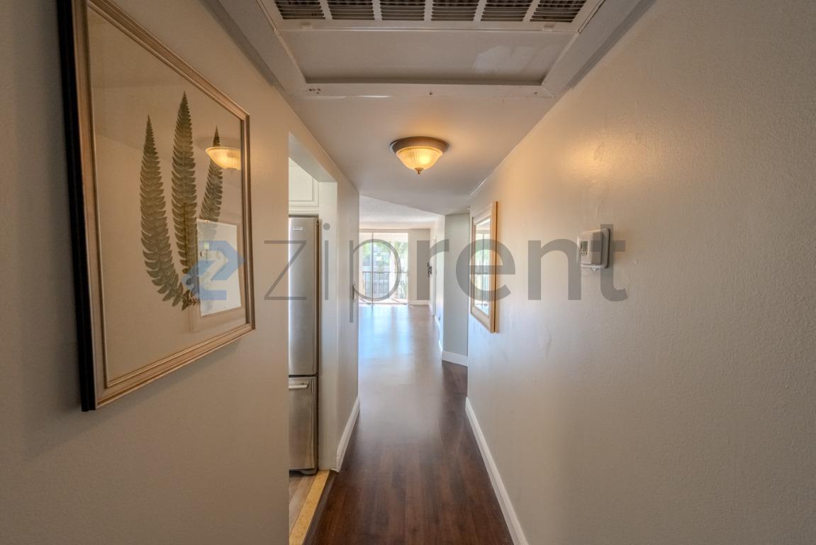 Building Photo - Unit 430C