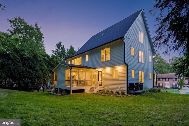 Building Photo - 9615 Locust Hill Dr