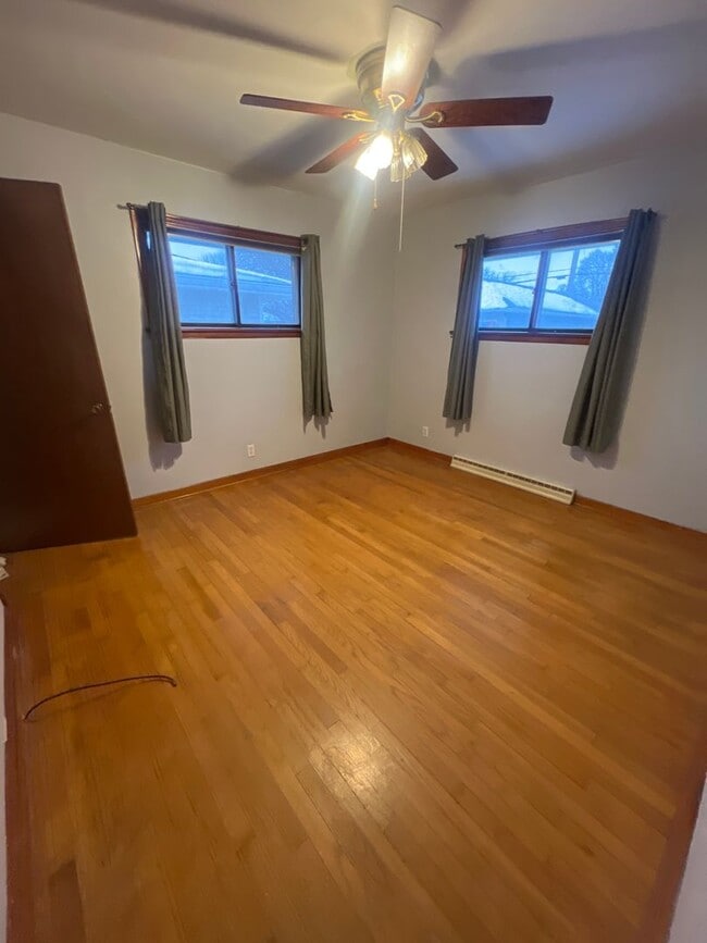 Building Photo - Indian Hills 3 Bedroom 1.5 Bath