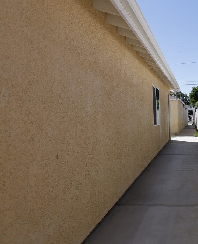 Building Photo - 18623 Bryant St