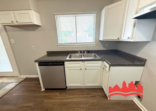 Building Photo - 1545 Duke Rd