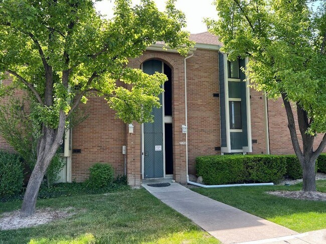 Building Photo - 4418 S Rosehaven Ct