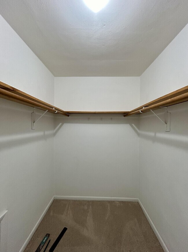 Building Photo - 1004 Hearth Ct