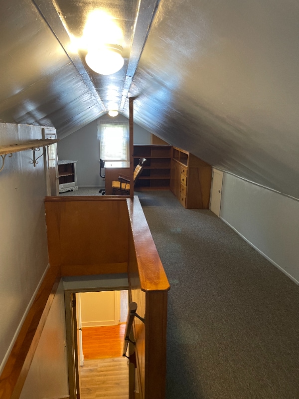 Building Photo - 1032 E Cloverland Dr