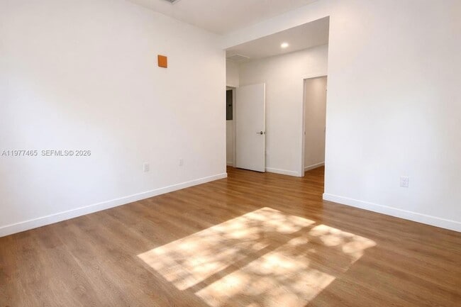 Building Photo - 1950 Fletcher St