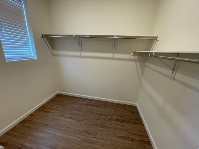 Building Photo - 2 Bedroom Condo in Great Pine Creek Area Location