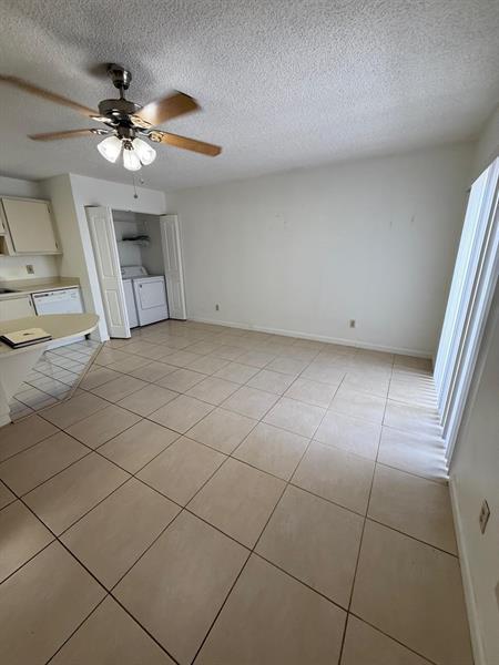 Building Photo - 645 Executive Center Dr