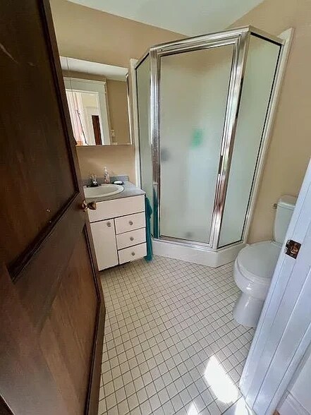 Third Bath - 90 High Park Blvd