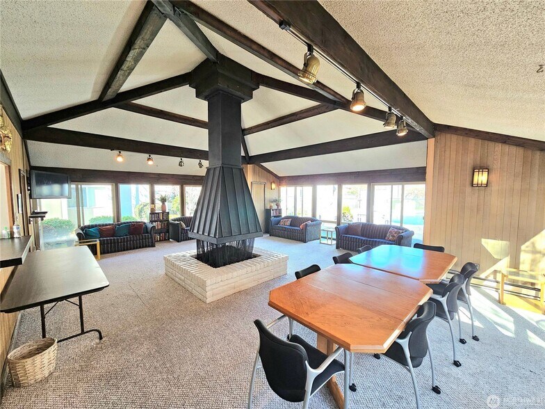 Building Photo - 7425 Ruby Dr SW