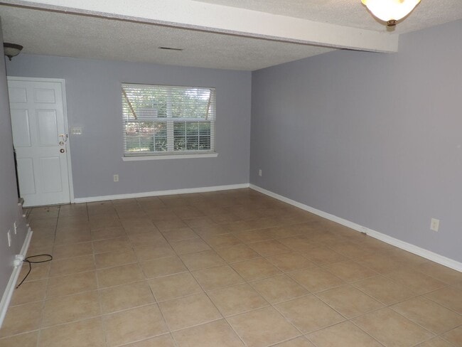 Building Photo - 8807_HUNTER_RIDGE