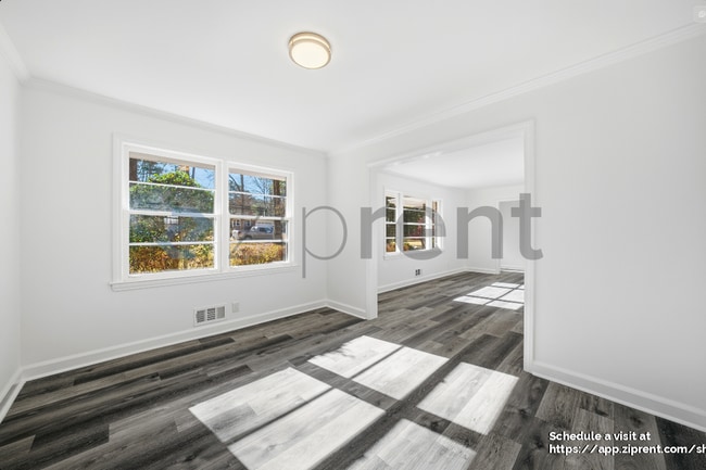 Building Photo - 2968 Sylvan Ramble Rd NE